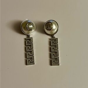 Chic Silver and Pearl Geometric Earrings